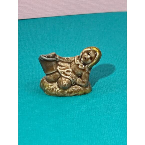 Wade England Jack & Jill Miniature Porcelain Ceramic Figurine Nursery Rhyme - Picture 4 of 8